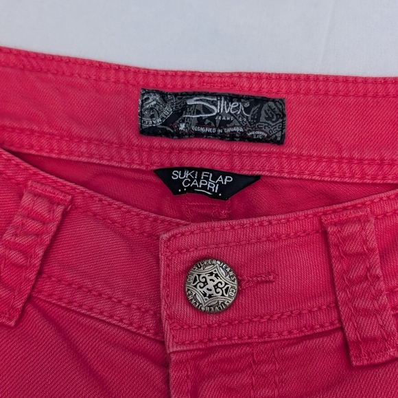 Silver Jeans Vibrant Pink Suki Flap Pockets Capri - Picture 2 of 6